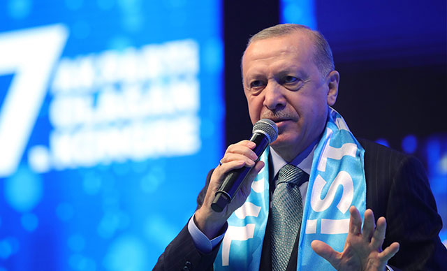 أردوغان مصمم على خفض الأسعار وبناء قناة مثيرة للجدل